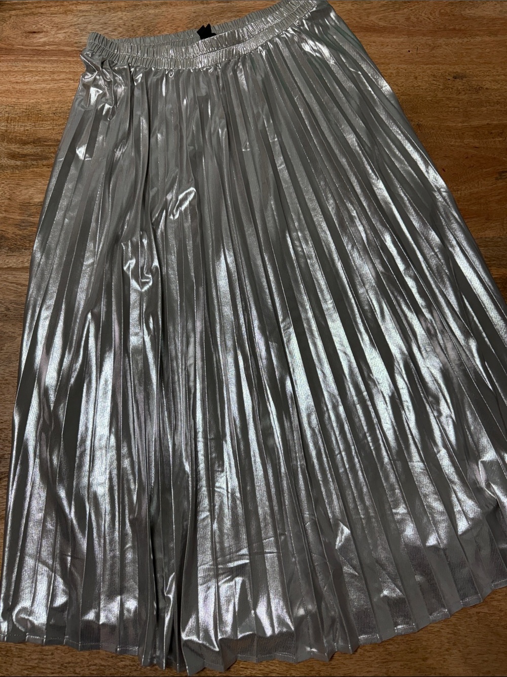 Pleated Metallic Midi Skirt in Silver